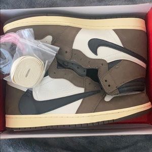 Travis Scott style 1s